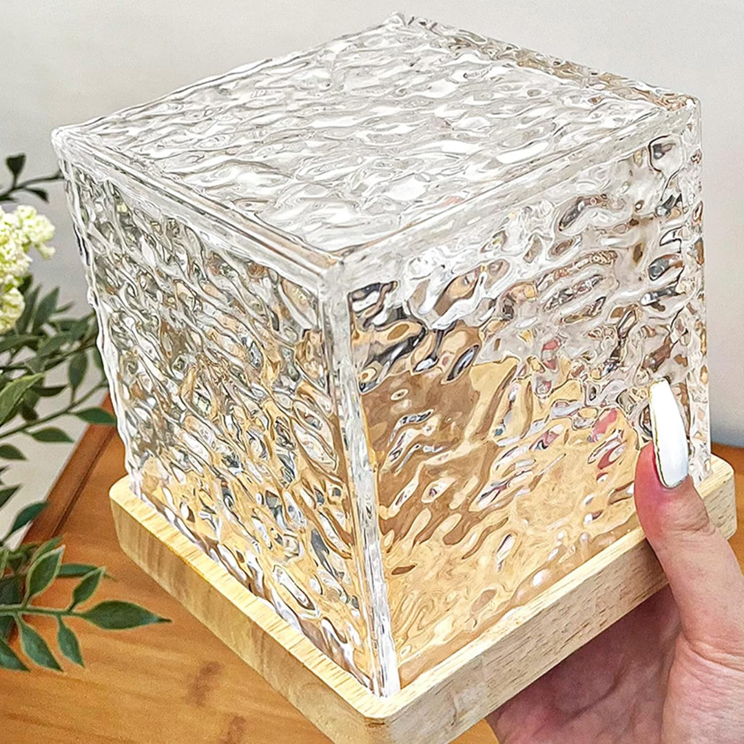 Dazzling crystal lamp