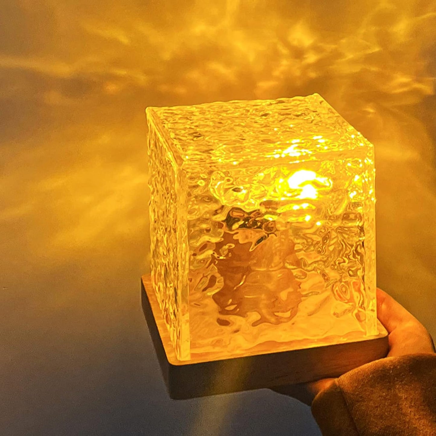 Dazzling crystal lamp